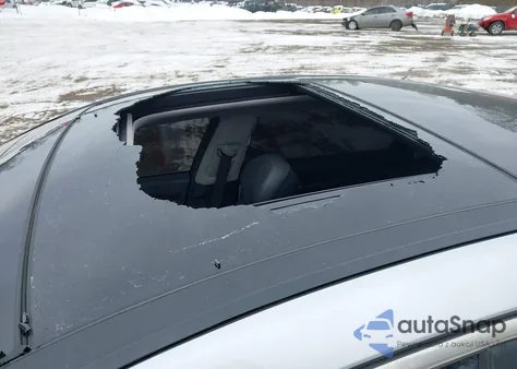 2017 Genesis G80 3.8 z USA, uszkodzony, nr VIN KMHGN4JEXHU185725